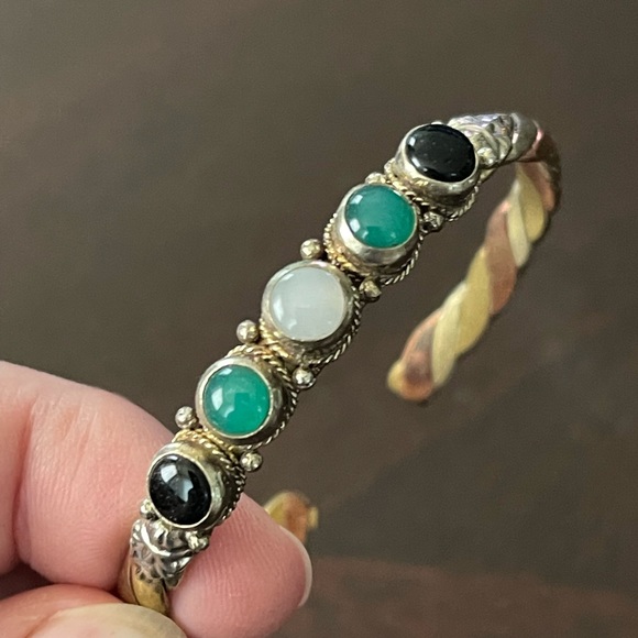 Tibetan Medicine bracelets with gemstones - Picture 4 of 5